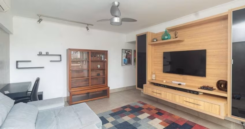 Apartamento 2 dormitórios 1 suíte no bairro São João em Porto Alegre.