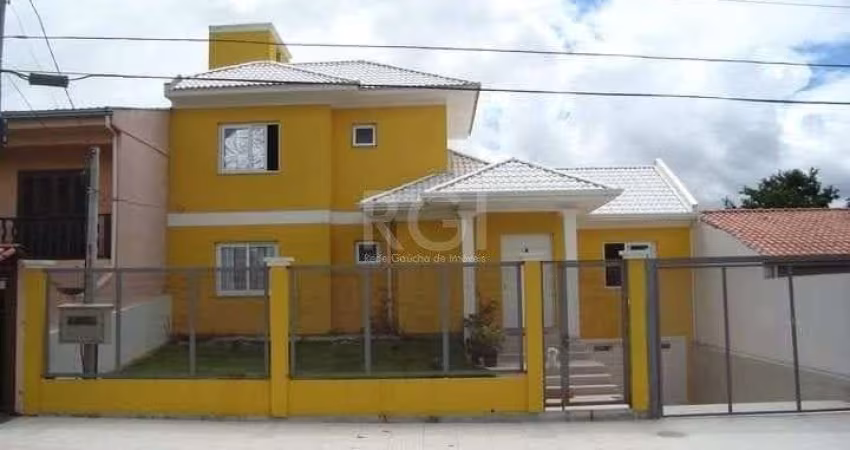 Casa para Venda - 250m², 3 dormitórios, sendo 1 suites, 2 vagas - Vila Nova, Porto Alegre