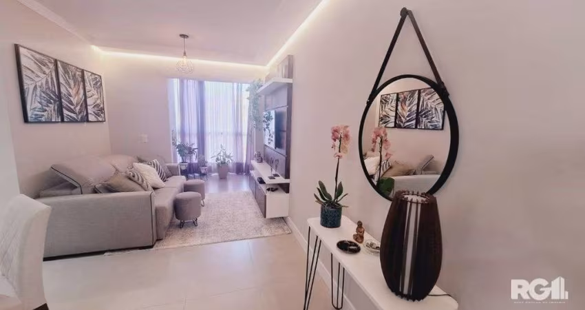 Apartamento semimobiliado com 3 dormitórios, sendo 1 suíte, 1 vaga. Condomínio com infra completa no bairro Teresópolis, em Porto Alegre, RS