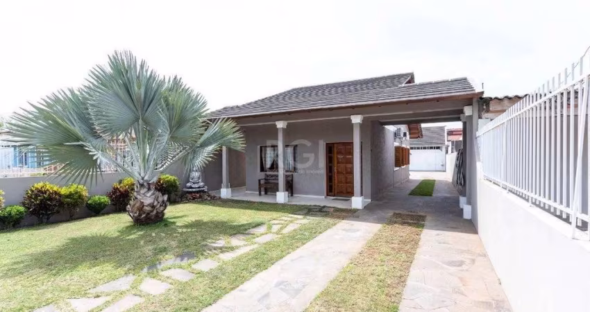 Casa para Venda - 213m², 2 dormitórios, sendo 1 suites, 2 vagas - Hípica