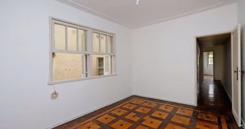 Apartamento 03 dormitórios no Bairro Santana em Porto Alegre.