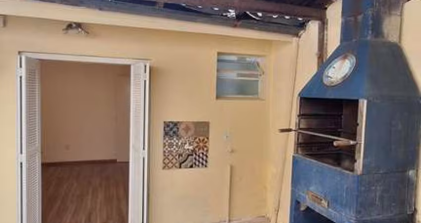 Apto de 1 dormitório com pátio e churrasqueira no bairro Teresópolis