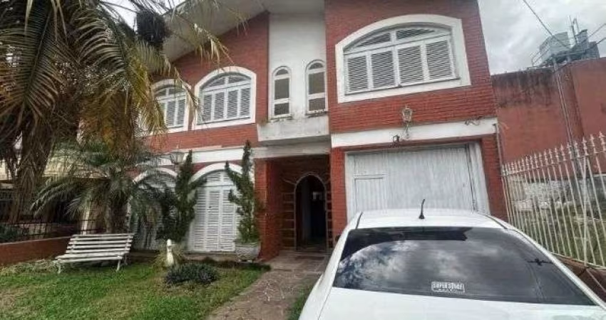Imóvel Comercial para Alugar — Bairro Tristeza — Amplo Espaço, 4 Salas, Garagem e Churrasqueira