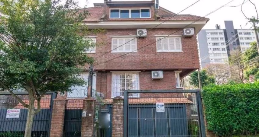 Casa com 233m² para Aluguel na Tristeza – 2 Dorms, Espaço Gourmet e Garagem