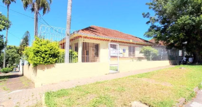 Casa com 4 quartos para alugar na Rua Sepé Tiaraju, 1565, Medianeira, Porto Alegre