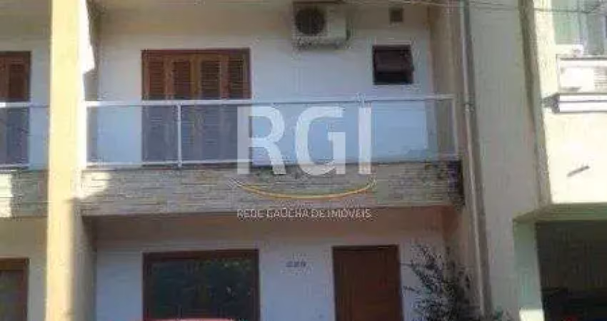 Casa em porto alegre, no bairro hípica, com 3 dormitório(s), à venda.
