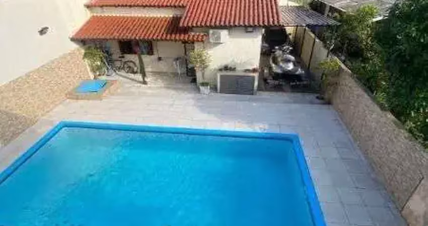 Casa para venda - 300m², 2 dormitórios, sendo 1 suites, 2 vagas - urubatã
