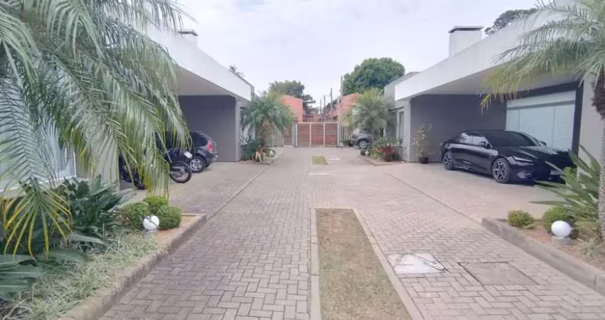 Casa térrea em condomínio fechado com 3 suítes, mobiliada, pátio , 168 m² privativos