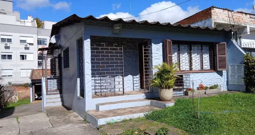 Casa com 2 quartos à venda na Rua Orfanotrófio, 50, Santa Tereza, Porto Alegre