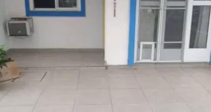 Casa em porto alegre, no bairro hípica, com 2 dormitório(s), e 2 banheiros, à venda.