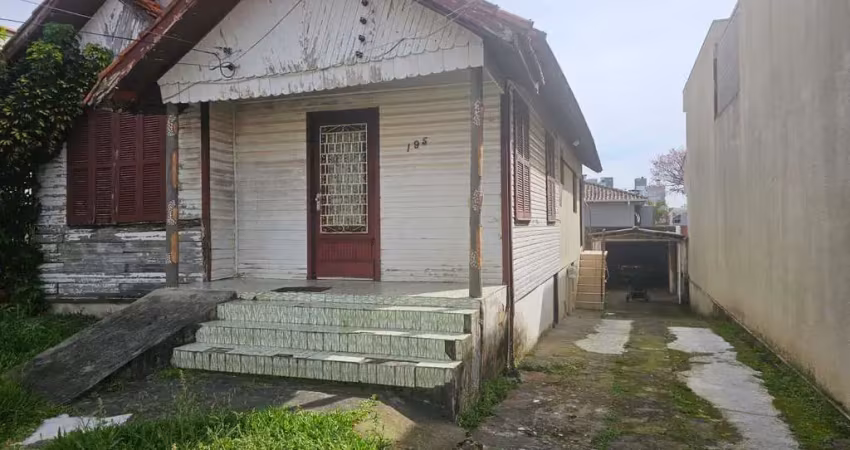 Terreno à venda na Rua Somália, 195, Vila Ipiranga, Porto Alegre