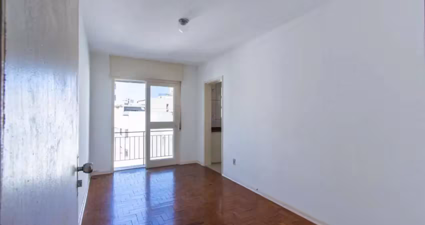 Apartamento 1 quarto, sacada, andar alto, centro histórico