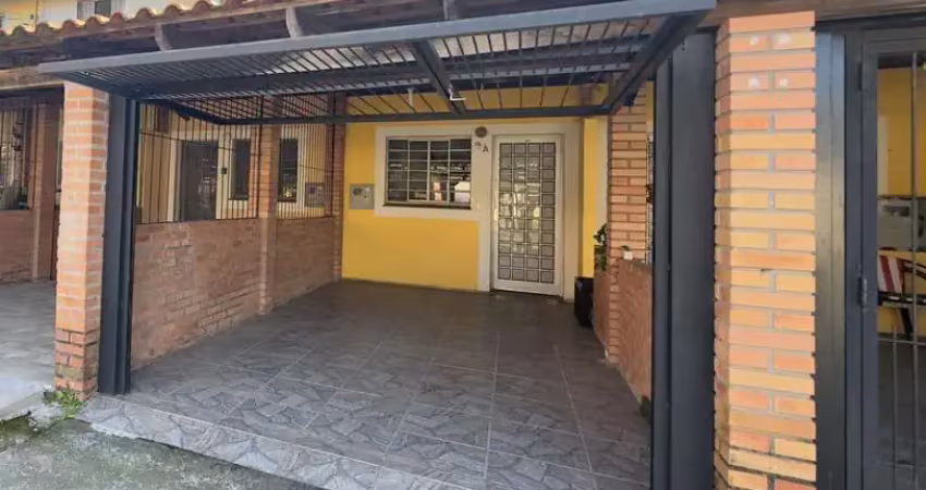 Casa com 2 quartos à venda na Avenida Edgar Pires de Castro, 2600, Hípica, Porto Alegre