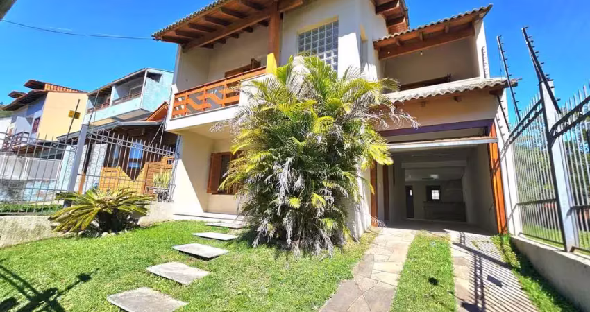 Sobrado 3 dormitórios com lareira, churrasqueira, piscina, 4 vagas garagem com 196,00m² de área construída no bairro hípica !