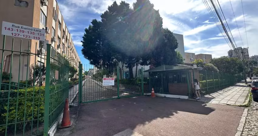 Apartamento 2 dormitórios no menino deus – amplo, bem iluminado e excelente localização!