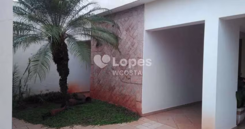 Casa Sobrado com 3 Dorms, 2 Suites em Paulínia-SP