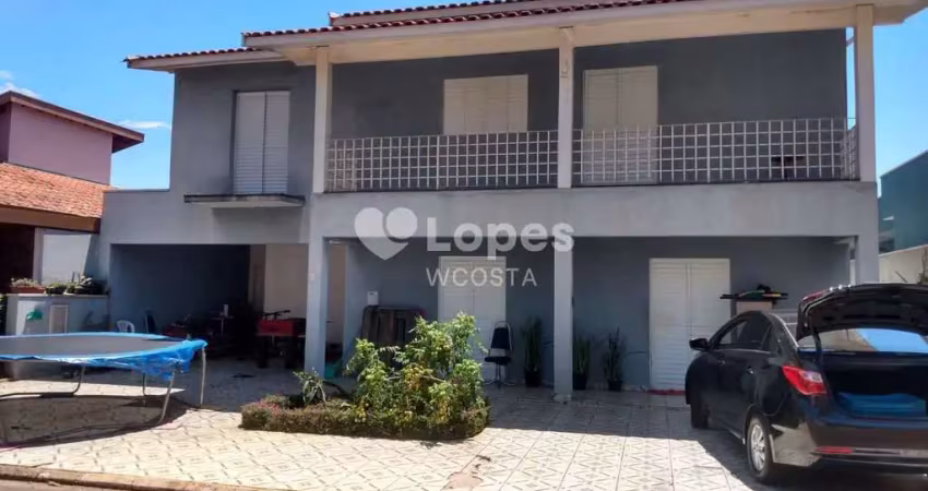Lindo sobrado no condomínio Moradas de Betel