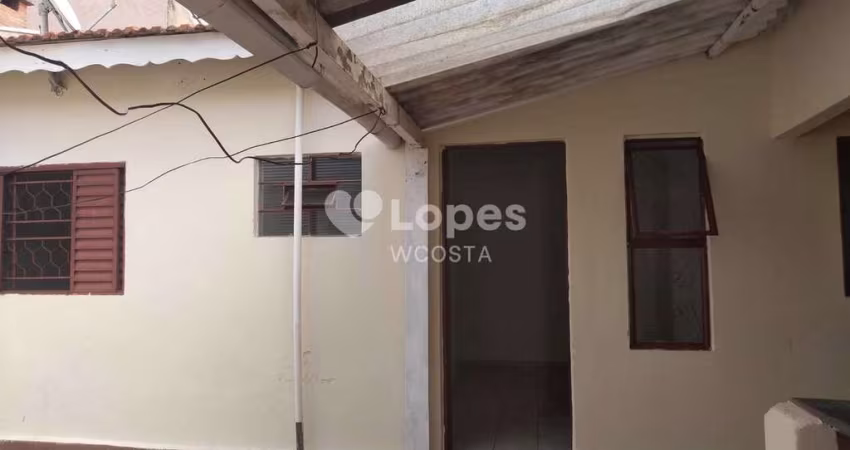 Casa térrea com 3 dorms, João Aranha