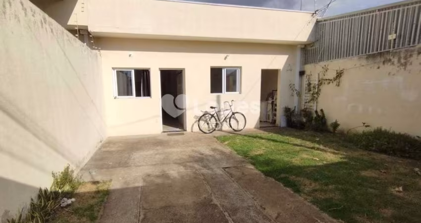 Casa térrea com 2 dorms, João Aranha