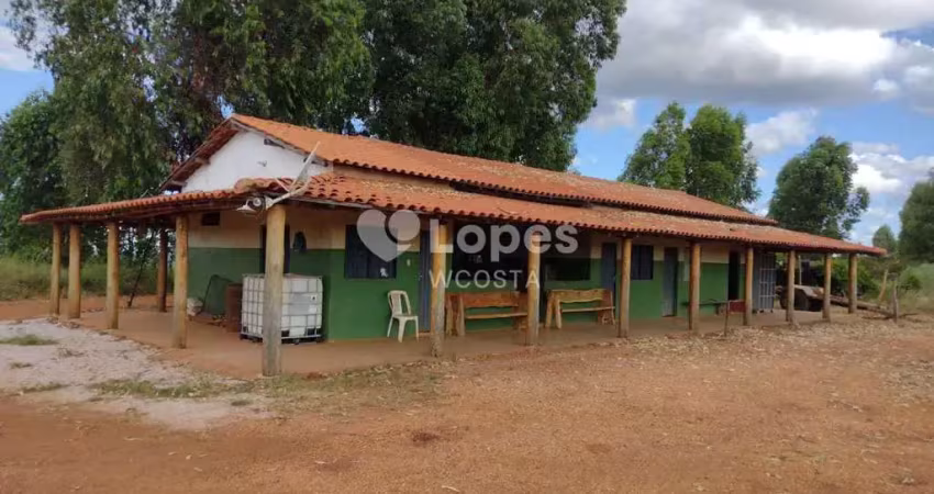 Fazenda à venda no Centro, Olhos D'Água 