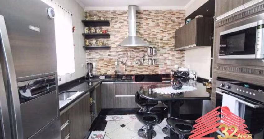 Sobrado a venda na vila Matilde, com 3 suites, 5 vagas, 5 banheiros, piscina, salao de festas, hidro, sauna, closet, cozinha planejada, lareira
