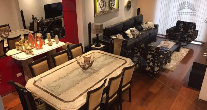 Imperdível! Casa à venda em São Paulo-SP, bairro Parque São Lucas: 3 quartos, 1 suíte, 1 sala, 2 banheiros, 2 vagas de garagem, 175m².