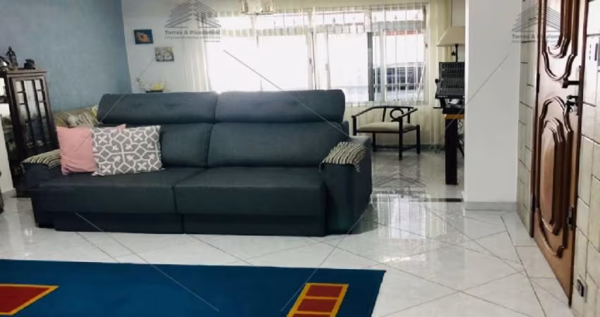 Sobrado de vila no Ipiranga, 4 dormitórios sendo 1 suíte, 190m², portão automático, segurança, 3 vagas, 3 banheiros