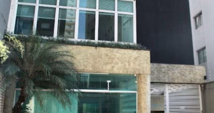 Prédio comercial de alto padrão na Consolação, São Paulo-SP: 11 quartos, 2 salas, 9 banheiros, 2 vagas, 600m². Venda ou locação.