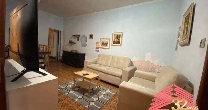 Imperdível casa à venda na Vila Prudente, São Paulo-SP: 6 quartos, 4 salas, 3 banheiros, 2 vagas de garagem, 200 m² de área.