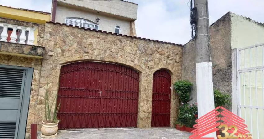 Sobrado a venda no Parque São Lucas, 3 dormitórios (1 suíte), churrasqueira, 8 vagas de garagem, próximo ao monotrilho estação São Lucas