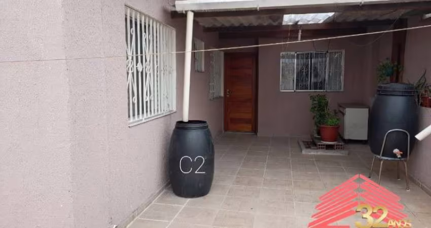 Imperdível casa à venda em São Paulo-SP, Parque São Lucas! 2 quartos, 2 salas, 2 banheiros, 2 vagas de garagem. Venha conferir!