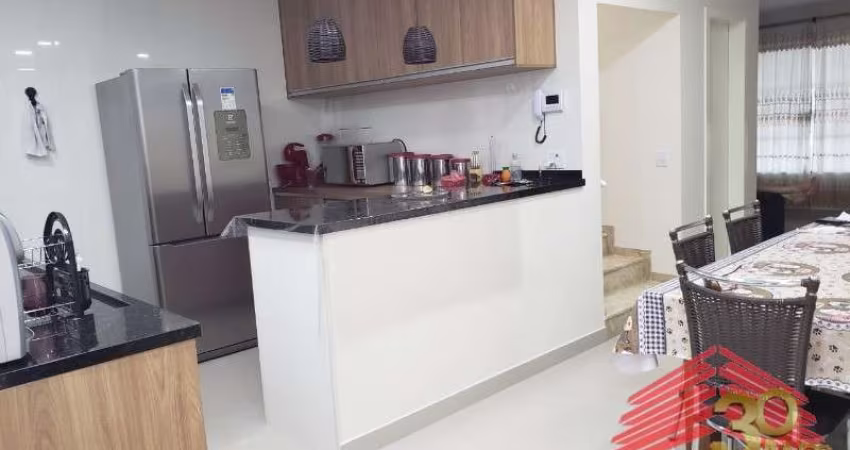 Sobrado a venda na Vila Ema a 600 metros do monotrilho (metro) São Lucas com 4 dormitórios e 01 suite 01 vaga coberta