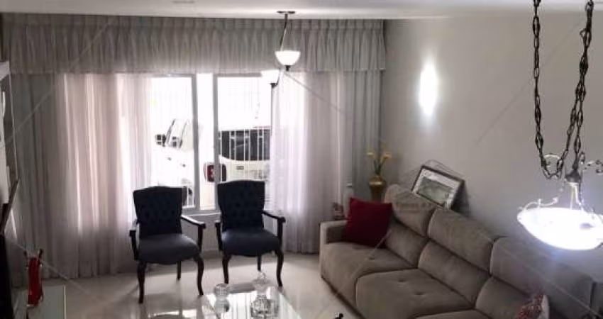 Imperdível oportunidade de casa à venda na Mooca, São Paulo-SP: 3 quartos, 1 suíte, 2 salas, 4 banheiros, 2 vagas e 190m².