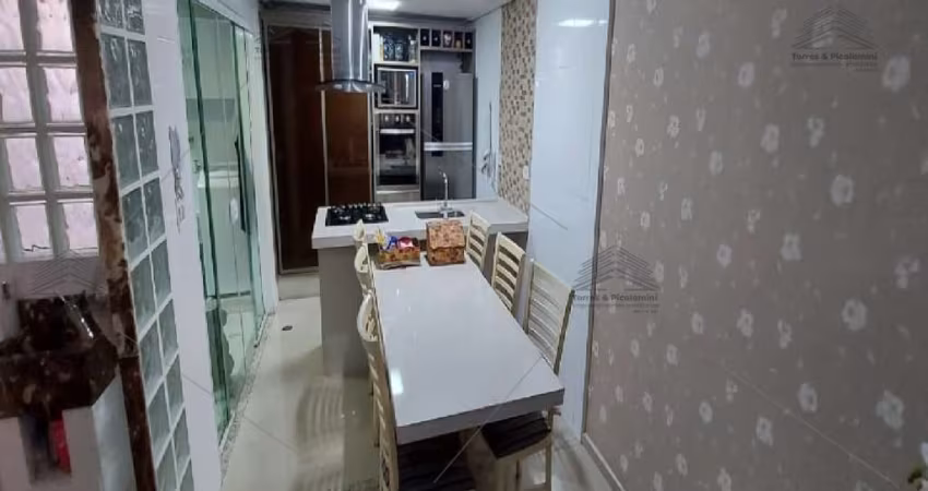 Casa em Condomínio à Venda em São Paulo-SP, Mooca, 3 quartos, 2 suítes, 2 salas, 3 banheiros, 3 vagas de garagem, 148m².