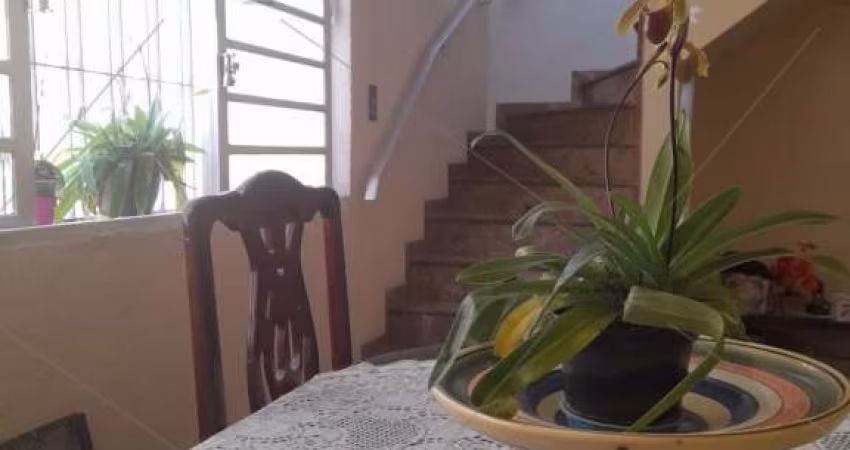 sobrado jabaquara, 200m úteis, 4 quartos, 2 suítes, sala 2 ambientes, lavabo, 2  vagas,