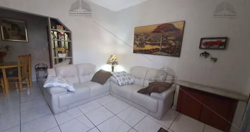 Sobrado na Penha, com 02  dormitórios, cozinha , sala, área de serviço, área com churrasqueira, banheiro