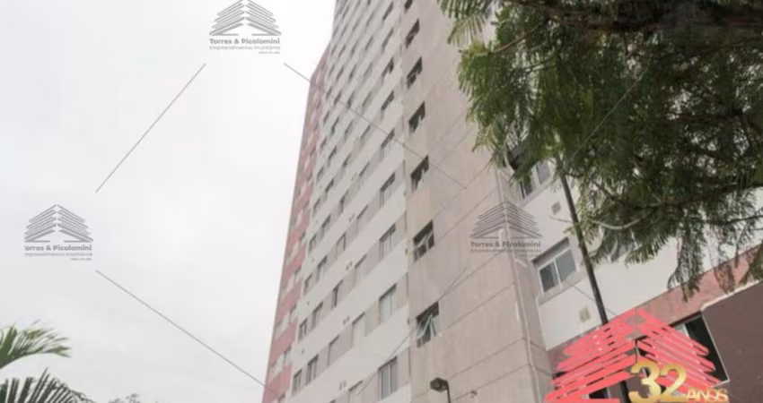 Apartamento Cambuci com 33 metros, 01 Dormitório com Armários, Cozinha Americana Planejada com Forno e Coktop. Lazer. Portaria 24 horas