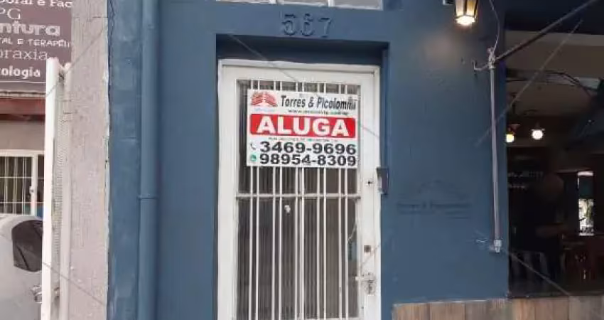 Sala comercial na moóca semimobiliado com 3 salas e 2 banheiros, sem vaga de garagem.