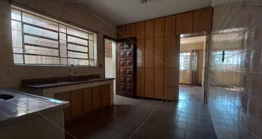 Casa Térrea a Venda na Vila Antonieta, com 3 Quartos , 1 Suite, Edícula , sala, cozinha, banheiro, Próximo do Shopping Aricanduva
