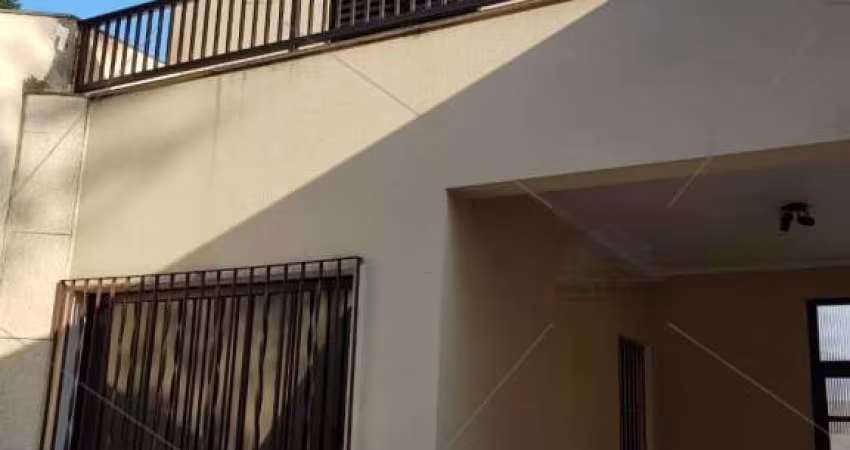 Sobrado de 135m² a venda na Vila Califórnia, com 3 dormitórios sendo 1 suíte, 2 banheiros, 1 sala de estar, cozinha com gabinete, 2 vagas de garagem