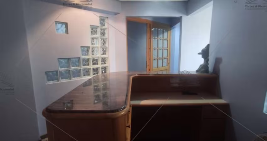 Sala comercial na Moóca; duas salas conjugadas; 03 banheiros; recepção; sala de espera; escritório