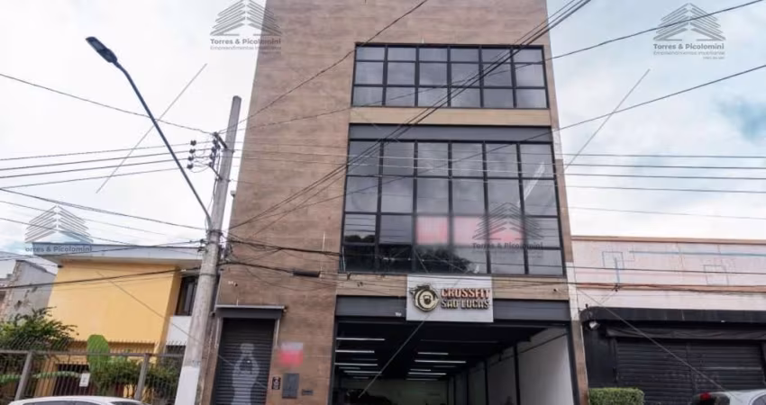 Prédio comercial para locação no parque São Lucas com 675m² , 3 andares com vaga para 12 carros, e 2 vestiários.
