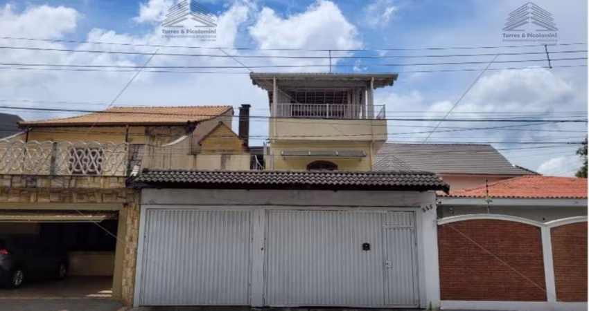 Sobrado comercial a venda na Vila Ré, com um salão contendo banheiro e pia, lavanderia, 2 vagas de garagem, 2 dormitórios sendo 1 suíte