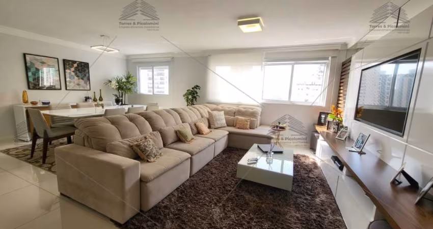 Apartamento todo reformado de 110 m² a venda no Tatuapé, com 2 dormitórios sendo 1 suíte, 2 banheiros, lavanderia, moveis planejados, mobiliado