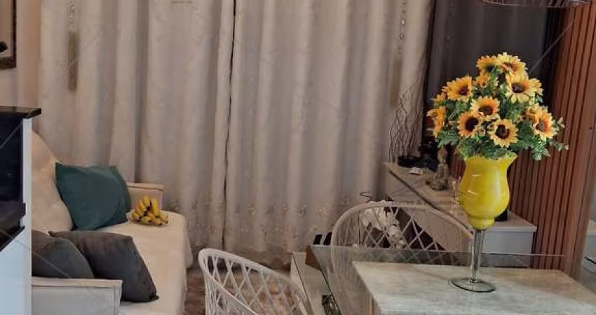 Apartamento reformado a venda de 33 m² no Cambuci, com 2 dormitórios, 1 banheiro, lavanderia, área de serviço, moveis planejados
