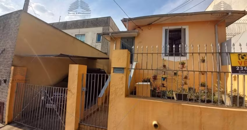 Casa terrea a venda na Vila Prudente com 214m2 de terreno, 2 dormitorios, 2 vagas.