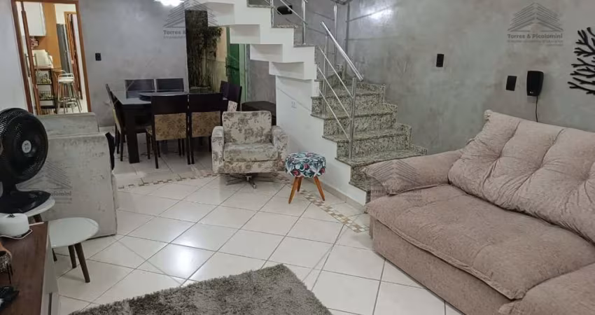 Sobrado a venda de 190 m² na Vila Zelina, 3 dormitórios, 1 suíte, 4 banheiros, sala, cozinha planejada, churrasqueira, moveis planejados, 2 vagas