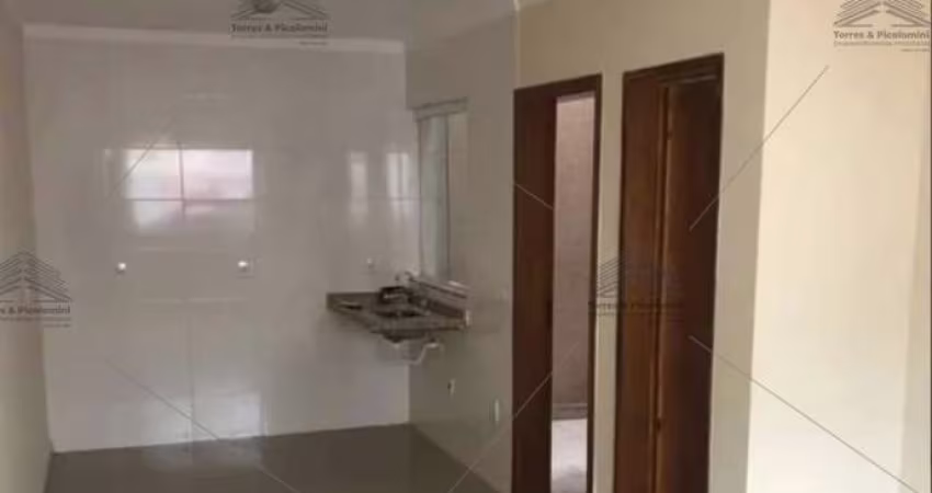 Sobrado em condomínio na Vila Formosa, com 3 quartos, 1 suíte, sala 2 ambientes, 3 banheiros, lavabo, 1 vaga de garagem