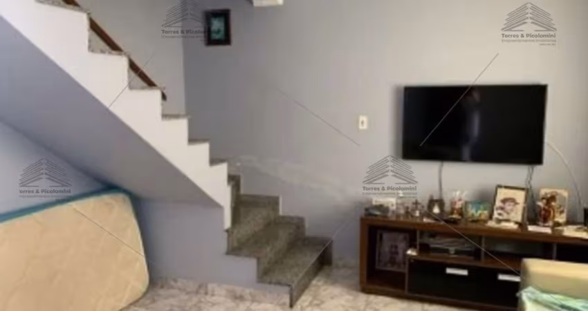 Sobrado a venda de 77 m² na Vila Prudente, 2 dormitórios, lavanderia, quintal coberto, cozinha planejada, sala de estar