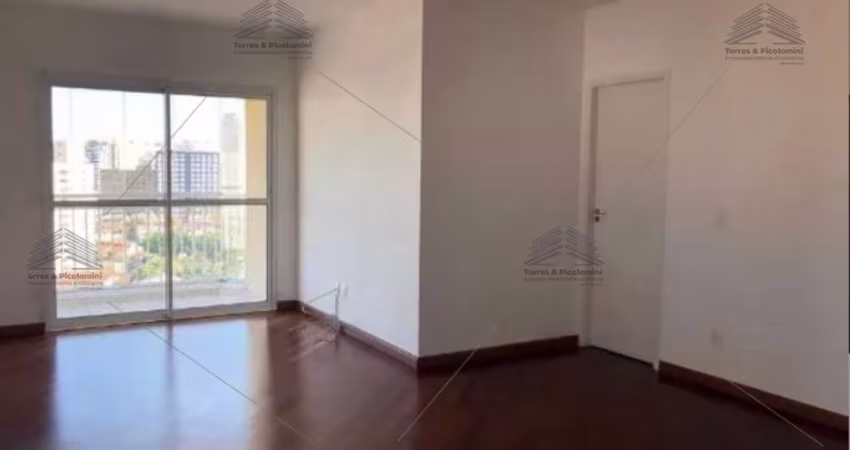 Apartamento Mirandópolis/Saúde com 102 metros, 3 quartos, 1 suíte, varanda, 2 banheiros, 2 vagas de garagem, piscina. 400 metros metrô praça da arvore